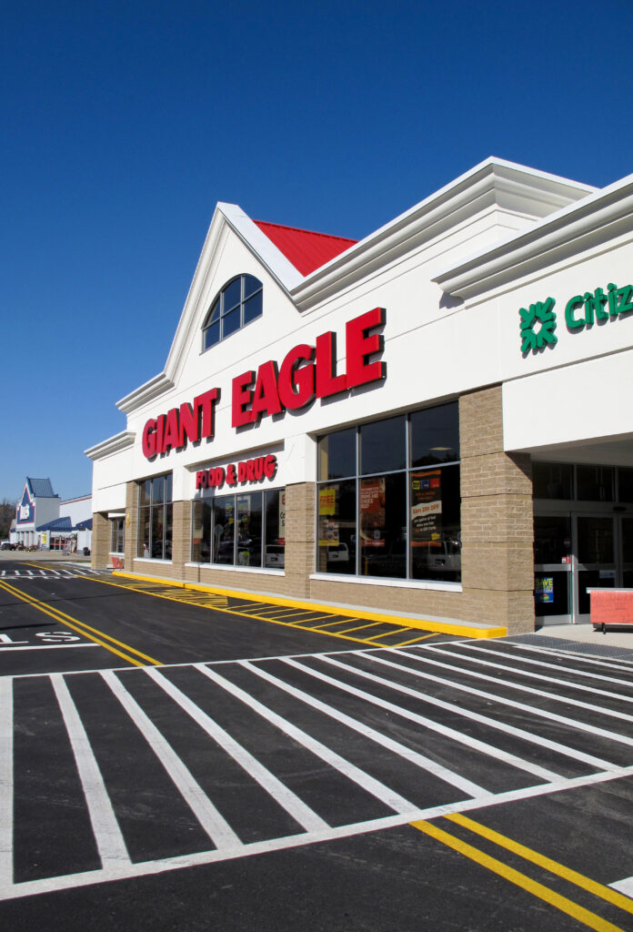 Exterior view of a Giant Eagle grocery store entrance.